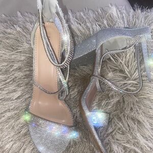TOP Moda Glittering Silver Heels